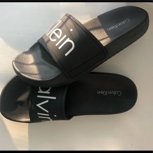 Calvin Klein woman’s sides